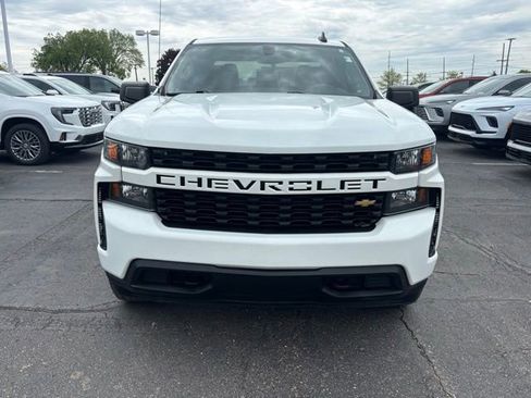Used 2020 Chevrolet Silverado 1500 Custom w/ Custom Value Package AWD/4WD image 2