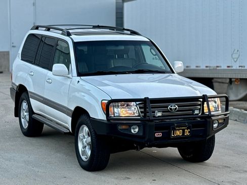 Used 2005 Toyota Land Cruiser AWD/4WD image 3