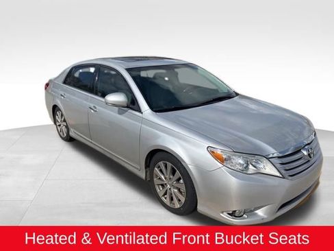 Used 2011 Toyota Avalon Limited image 16