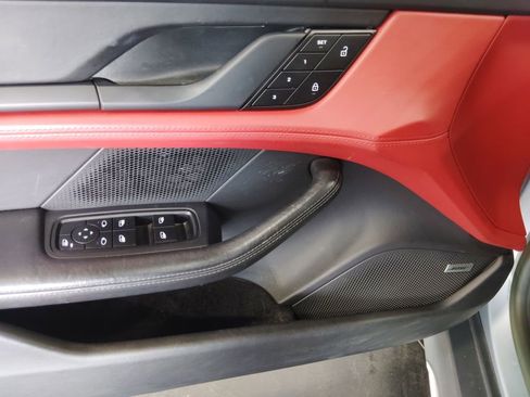 Used 2022 Porsche Taycan 4 Cross Turismo image 31