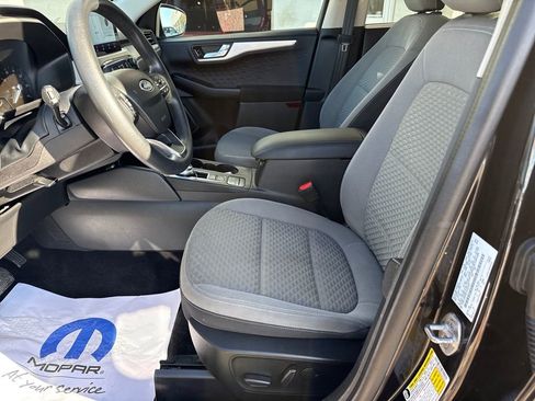 Used 2020 Ford Escape SE image 15