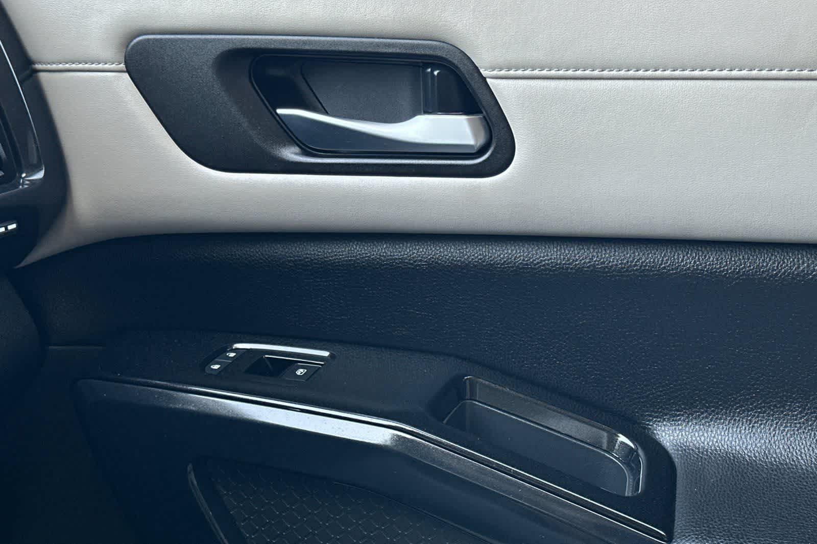 Certified 2022 Nissan Pathfinder SV FWD image 21