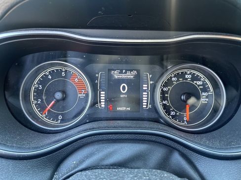 Used 2019 Jeep Cherokee Latitude Plus w/ Comfort/Convenience Group AWD/4WD image 12