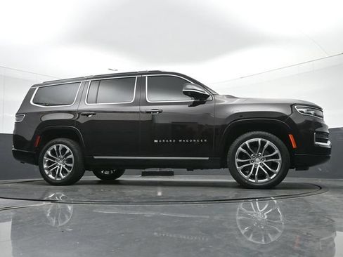 Used 2023 Jeep Grand Wagoneer Series II AWD/4WD image 40