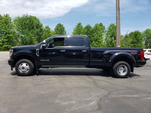 Used 2022 Ford F350 Platinum AWD/4WD image 9
