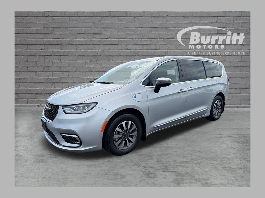Used 2023 Chrysler Pacifica Limited FWD 360° Tour