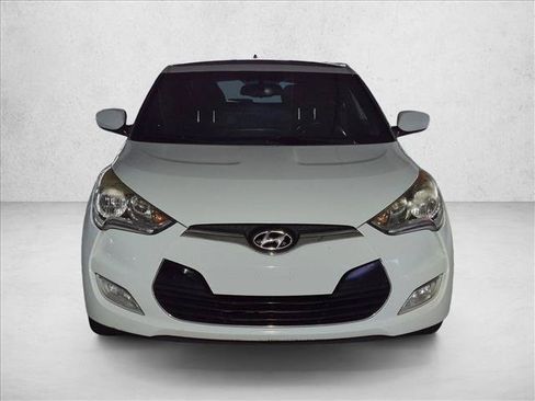 Used 2017 Hyundai Veloster Value Edition FWD image 2