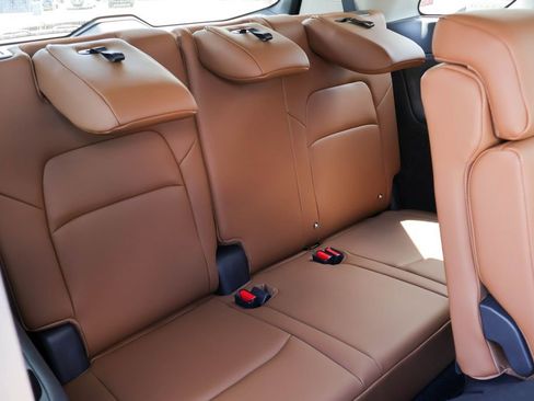 New 2026 Nissan Pathfinder Platinum image 9