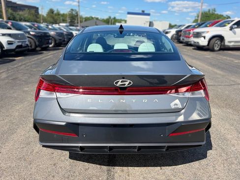 Used 2024 Hyundai Elantra Limited FWD image 6