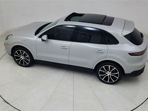Used 2022 Porsche Cayenne image 78