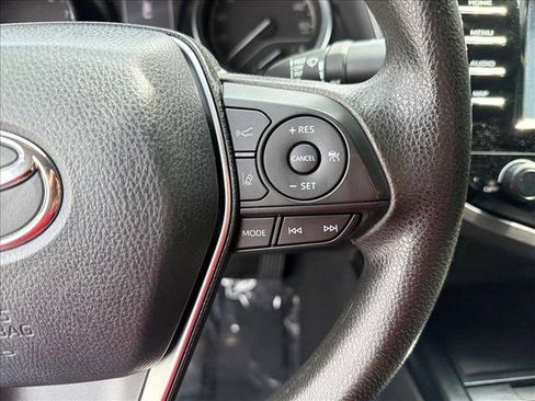 Used 2019 Toyota Camry LE FWD image 18