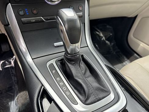Used 2018 Ford Edge Titanium w/ Equipment Group 301A FWD image 20