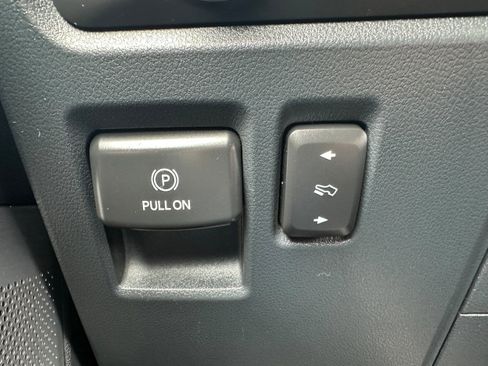 Used 2021 Ford F150 Platinum w/ Equipment Group 701A High AWD/4WD image 32