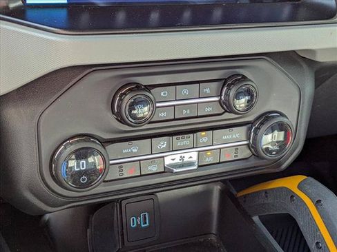 Used 2023 Ford Bronco Badlands AWD/4WD image 16