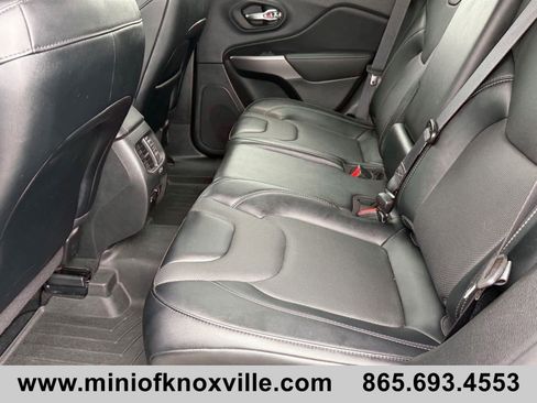 Used 2022 Jeep Cherokee Latitude Lux w/ Sun & Sound Group AWD/4WD image 18