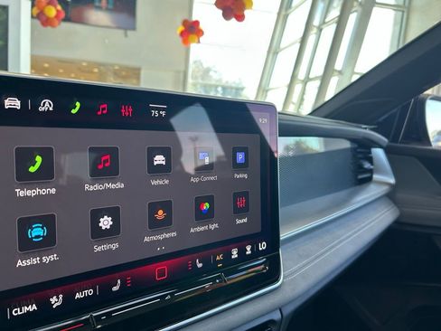 New 2026 Volkswagen Tiguan SE R-Line FWD image 12