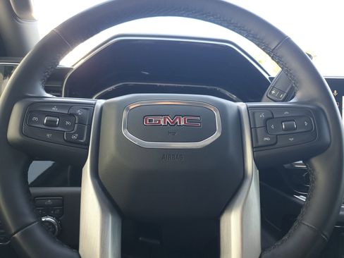 Used 2025 GMC Sierra 1500 Elevation image 21