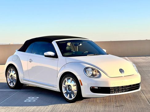 Used 2013 Volkswagen Beetle 2.5 FWD image 15