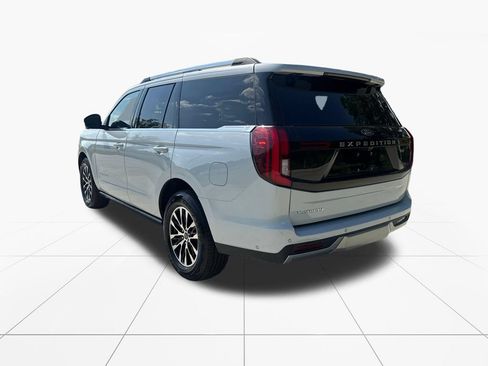 Used 2025 Ford Expedition Platinum AWD/4WD image 6