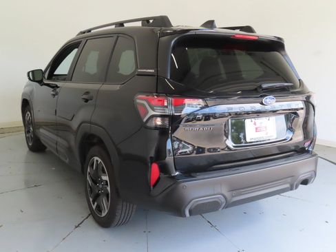 Certified 2025 Subaru Forester Limited w/ Popular Package #1 AWD/4WD image 6
