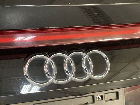 Used 2019 Audi Q8 Premium w/ Convenience Package image 8