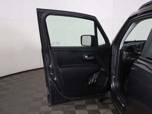 Used 2020 Jeep Renegade Altitude AWD/4WD image 14