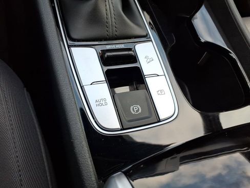 Used 2024 Hyundai Santa Cruz SE FWD image 12