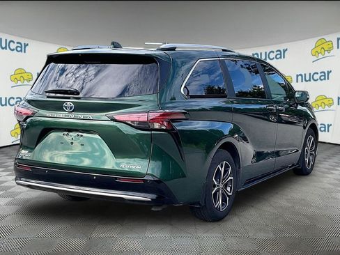 Used 2025 Toyota Sienna Platinum AWD/4WD image 6