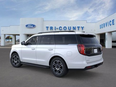 New 2025 Ford Expedition Active image 4