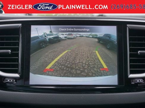 Used 2023 Chrysler Pacifica Touring-L FWD image 22
