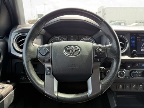 Used 2017 Toyota Tacoma TRD Pro AWD/4WD image 6
