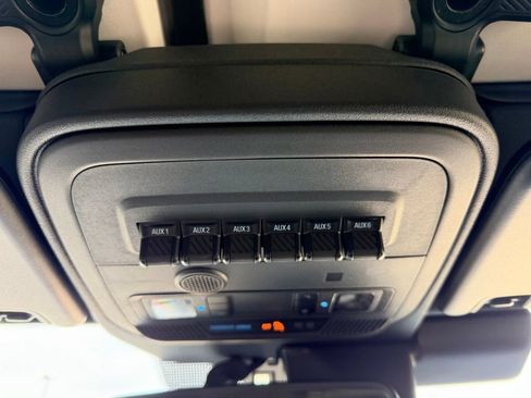 Used 2025 Ford Bronco Raptor AWD/4WD image 49