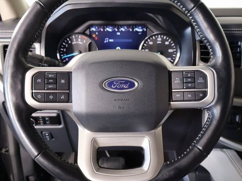 Used 2023 Ford Expedition Max XLT image 3