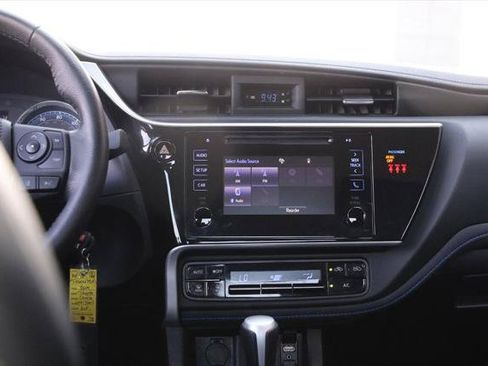 Certified 2019 Toyota Corolla SE FWD image 24