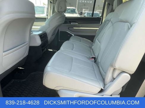 Used 2024 Jeep Wagoneer Series II w/ HD Trailer Tow Package image 11