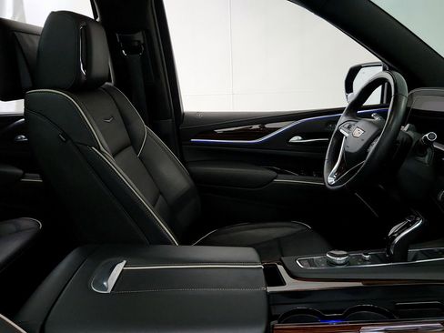 Certified 2023 Cadillac Escalade Premium Luxury AWD/4WD image 31
