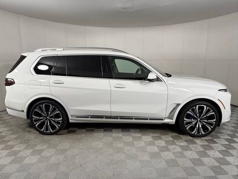 Used 2023 BMW X7 xDrive40i w/ Premium Package image 8