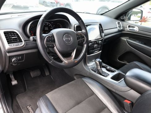 Used 2021 Jeep Grand Cherokee Laredo X image 14