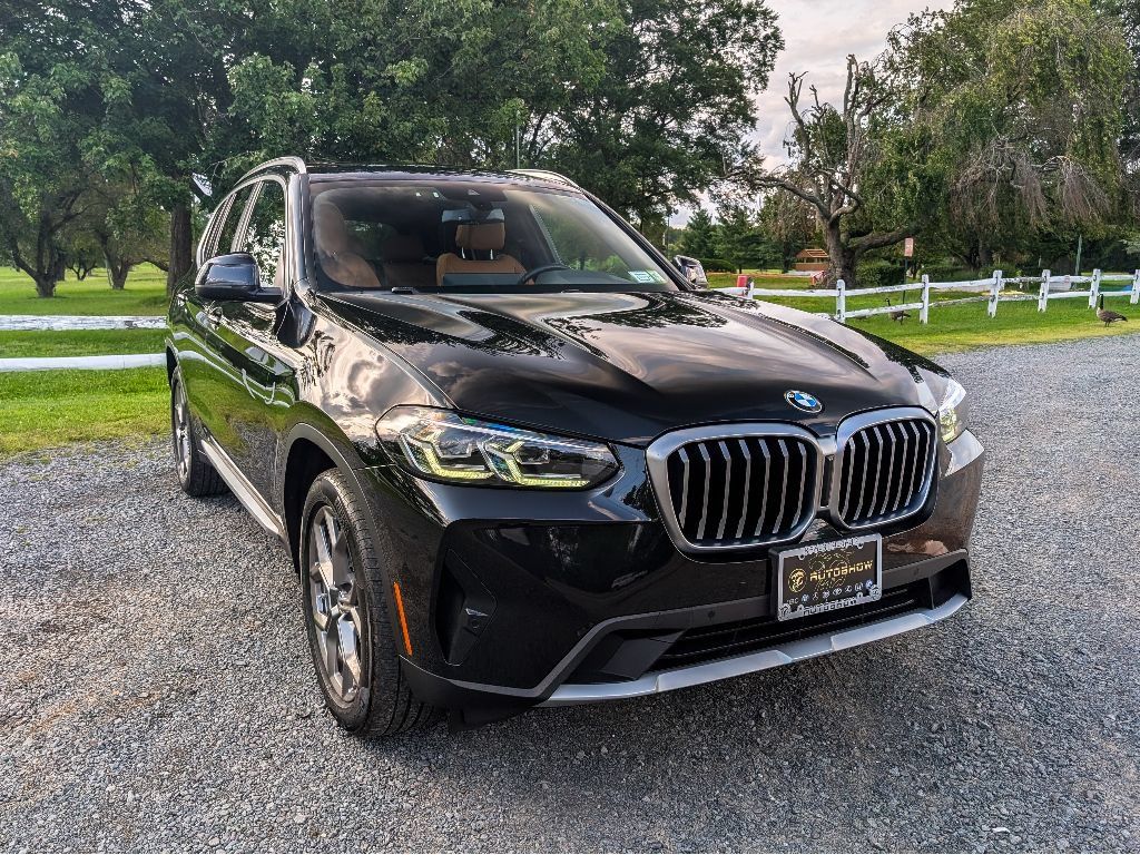 Used 2023 BMW X3 xDrive30i w/ Premium Package w/ZPA AWD/4WD image 3