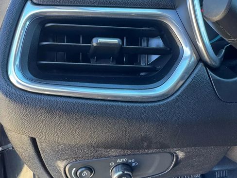 Used 2018 Chevrolet Equinox LT FWD image 27