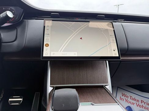 Used 2025 Land Rover Range Rover SE AWD/4WD image 33