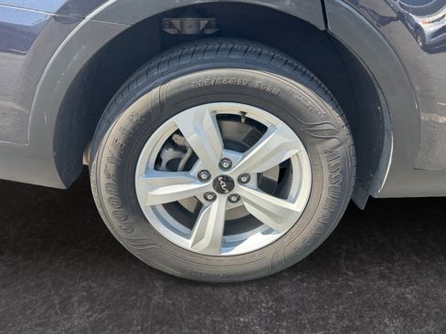 Used 2025 Kia Sorento LX FWD image 14