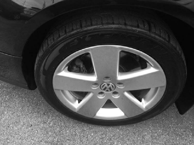 Used 2007 Volkswagen Passat 2.0T FWD image 8