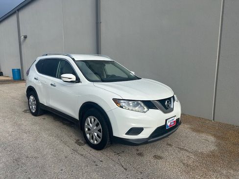 Used 2016 Nissan Rogue S w/ Appearance Package image 2
