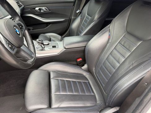 Used 2019 BMW 330i Sedan w/ M Sport Package RWD image 10