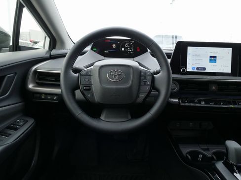 Used 2025 Toyota Prius XLE image 21