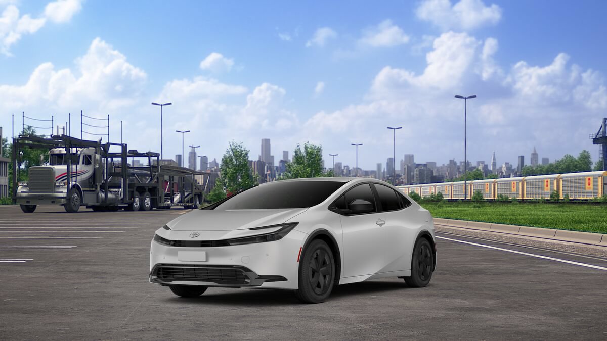 New 2027 Toyota Prius LE FWD image 1