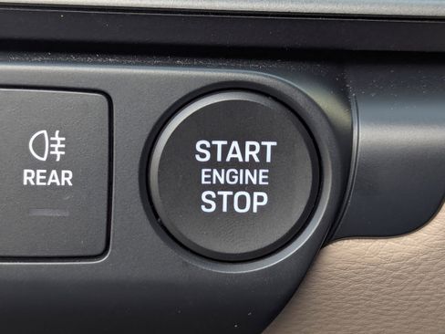 Certified 2025 Porsche 911 Carrera image 33