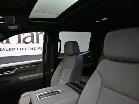 Used 2022 Chevrolet Silverado 1500 LTZ w/ LTZ Premium Package image 17