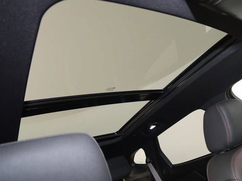 Used 2024 Chevrolet Blazer RS image 11